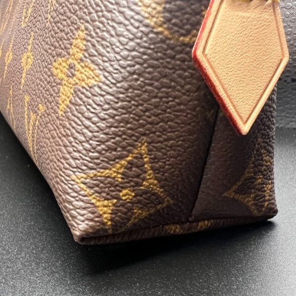 LOUIS VUITTON Cosmetic Pouch GM (LV Discontinued!) NEW - Picture 10 of 13